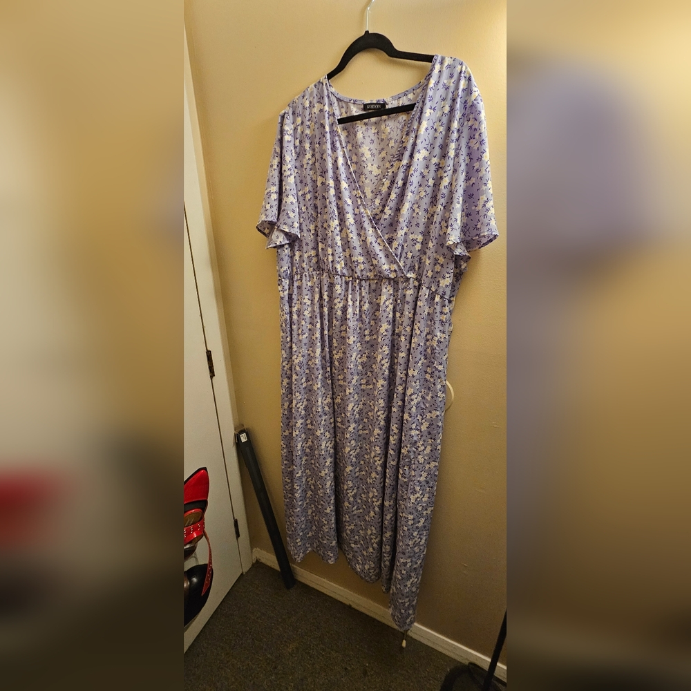Elegant Lavender Floral Maxi Dress